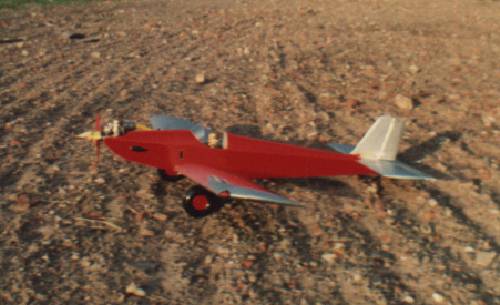 mainstream lowdown flying model aeroplane